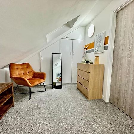 Stylish One Bedroom & A Sofa Bed Cardiff Eksteriør billede